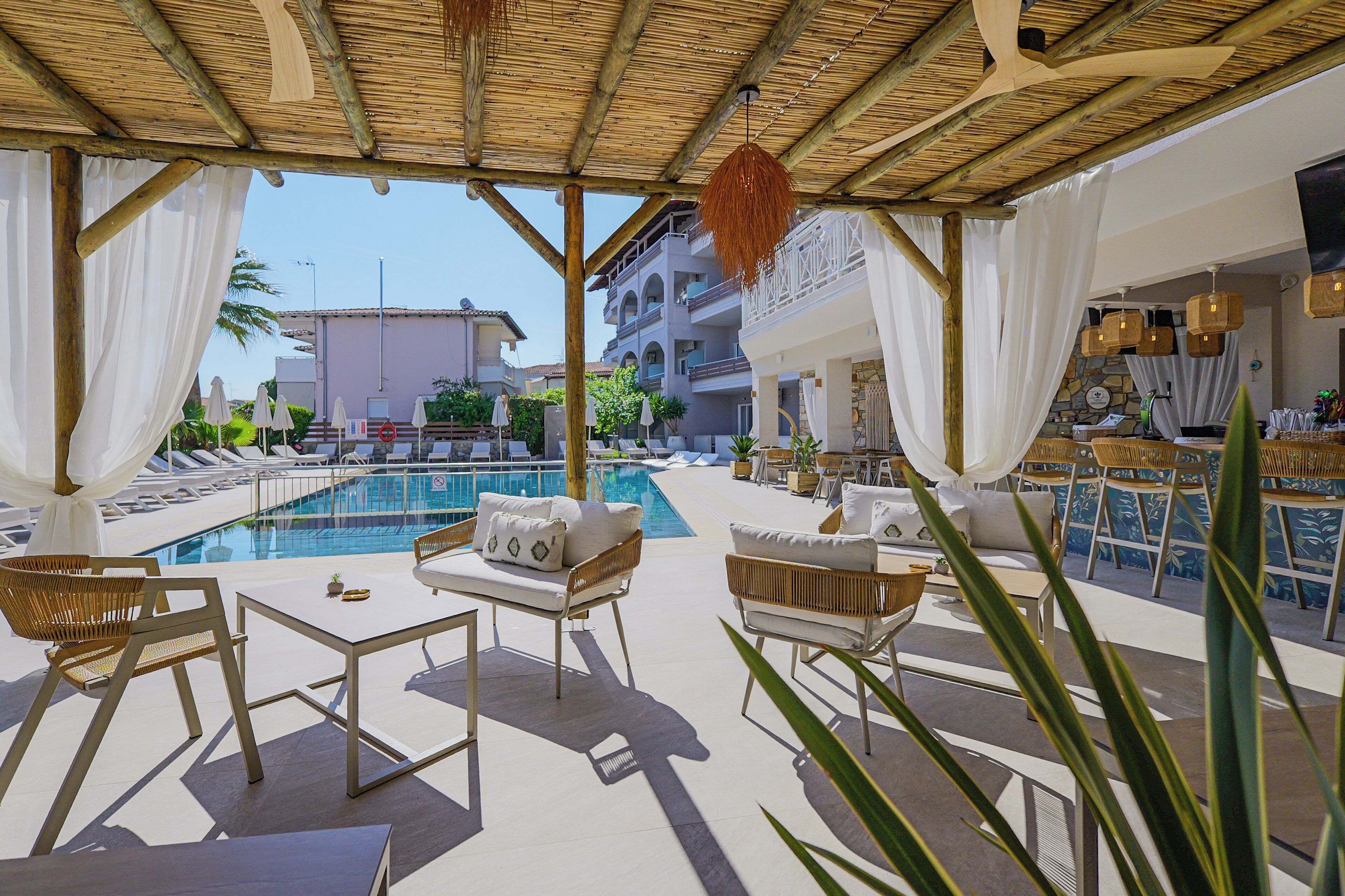 Poolside bar