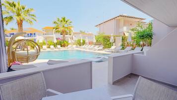 Executive Room, Pool View | Veranda