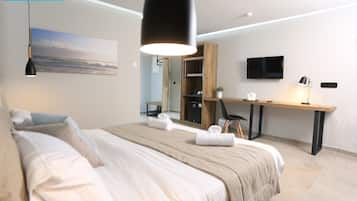 Executive Double Room, Garden View | Premium bedding, in-room safe, individually decorated