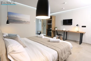 Premium bedding, in-room safe, individually decorated - Hotel Tropical (Kassandra)