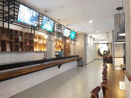 Local cuisine, al fresco dining 