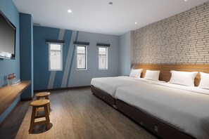 Quadruple Room, Non Smoking | Free WiFi - Kama Hotel (Medan)