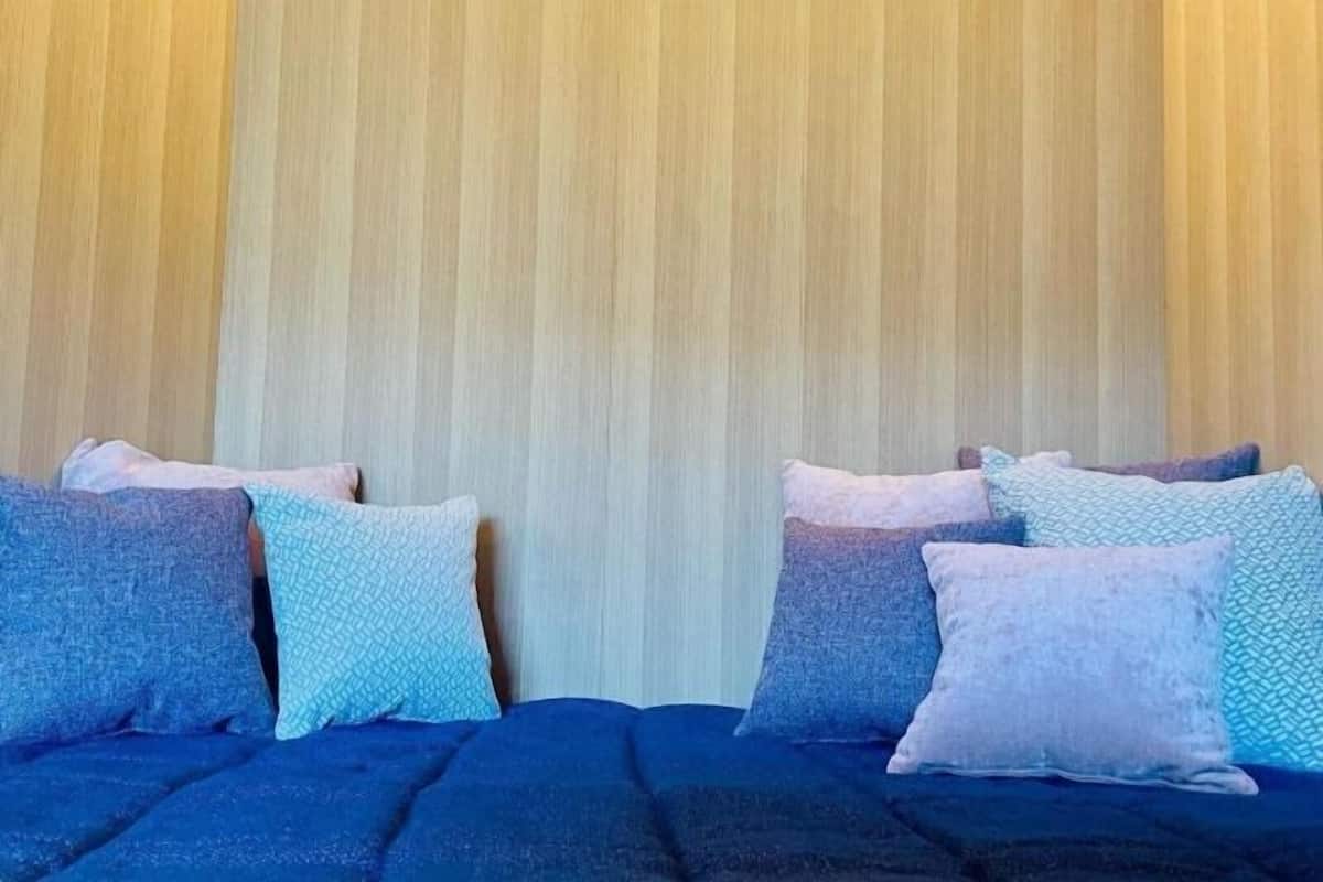 Daunenbettdecken, Zimmersafe, Verdunkelungsvorhänge