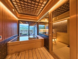 リニューアル 展望ヒノキ風呂付特別客室 客室内禁煙 | バスルーム | シャワー、レインフォールシャワー、バスアメニティ (無料)、ヘアドライヤー
