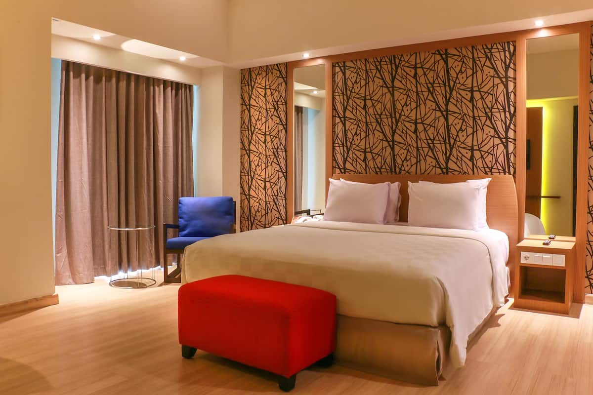 Suite Junior | 1 camera, minibar, una cassaforte in camera, una scrivania