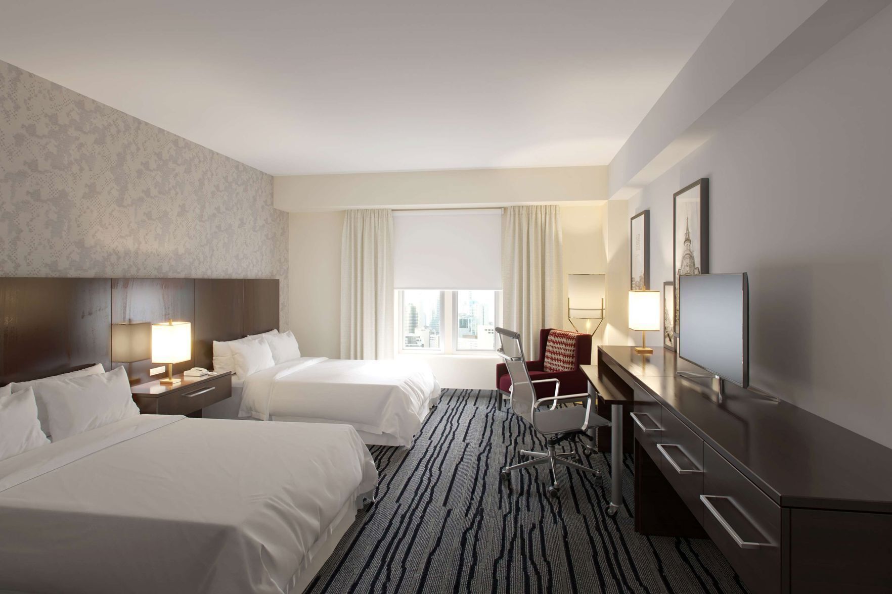 Hochwertige Bettwaren, Pillowtop-Betten, Zimmersafe, Schreibtisch