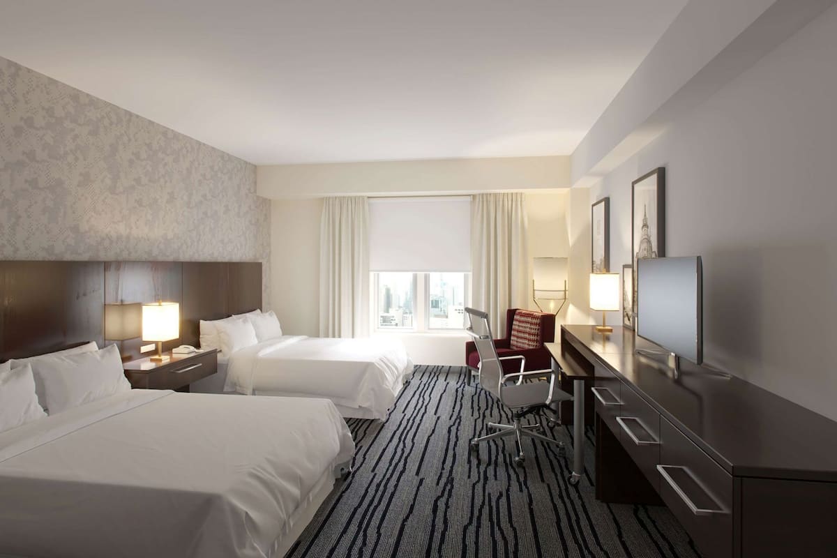 Hochwertige Bettwaren, Pillowtop-Betten, Zimmersafe, Schreibtisch