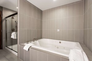 Room, 1 King Bed (Glen) | Bathroom | Shower, free toiletries, hair dryer, towels - The Mosey Buffalo Williamsville, Tapestry Collection by Hilton (Buffalo)