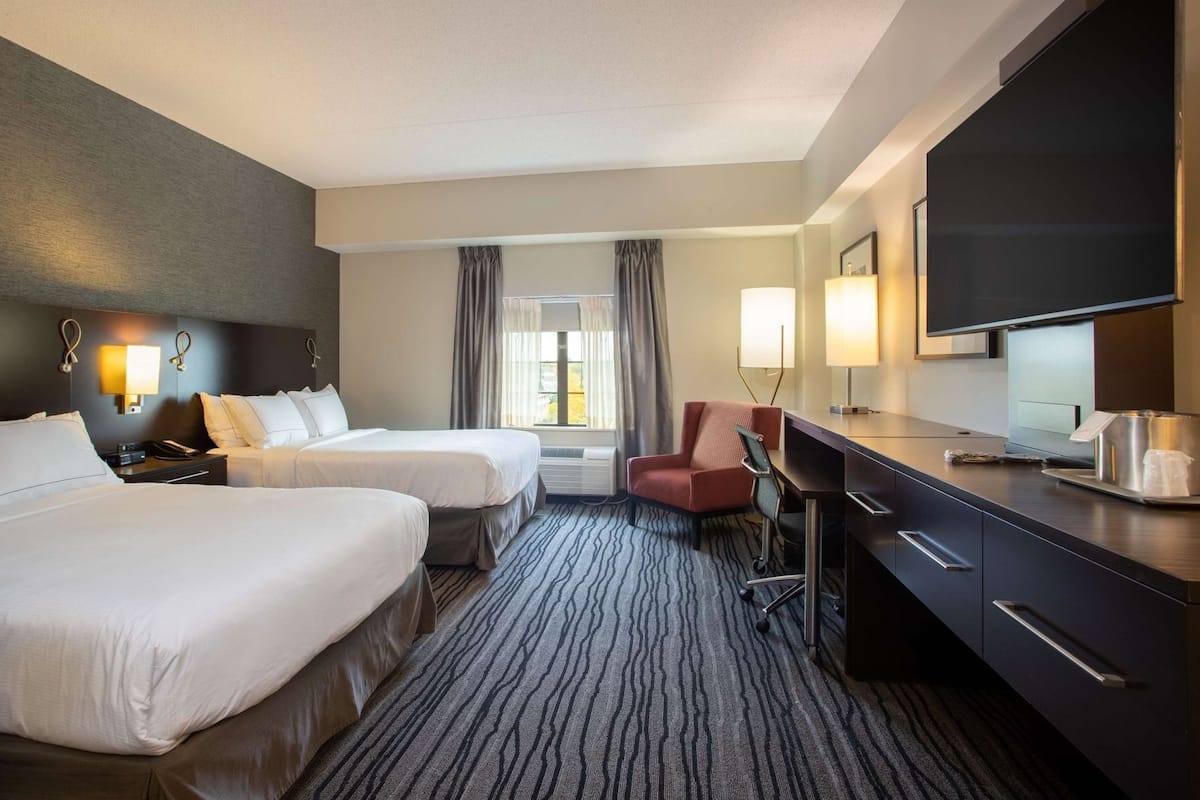 Hochwertige Bettwaren, Pillowtop-Betten, Zimmersafe, Schreibtisch