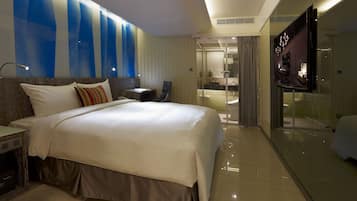 Minibar, in-room safe, desk, laptop workspace