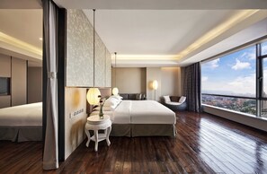 Family Suite | Premium bedding, down duvets, pillow-top beds, in-room safe - Joyc Hotel (Dongguan)