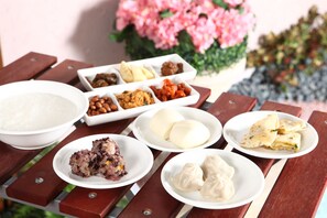 Breakfast area - UINN RELAX HOTEL New Taipei Linkou (New Taipei City)