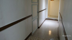 Hallway - Gaius Pension Inn (Manila)