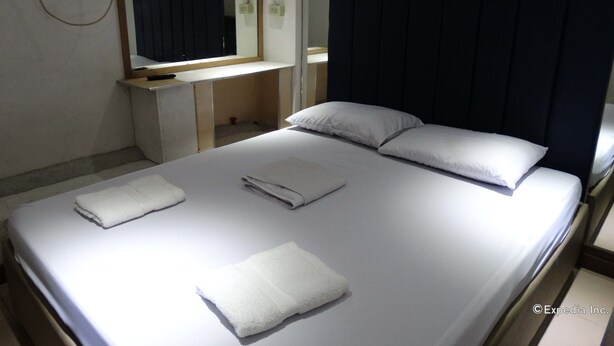 Superior Room, Shared Bathroom - Gaius Pension Inn (Manila)