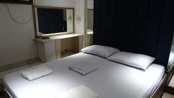 Superior Room, Shared Bathroom | Individually decorated, desk, rollaway beds, free WiFi