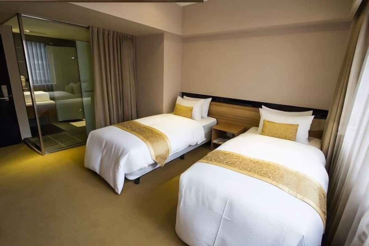 In-room safe, free WiFi, bed sheets, wheelchair access