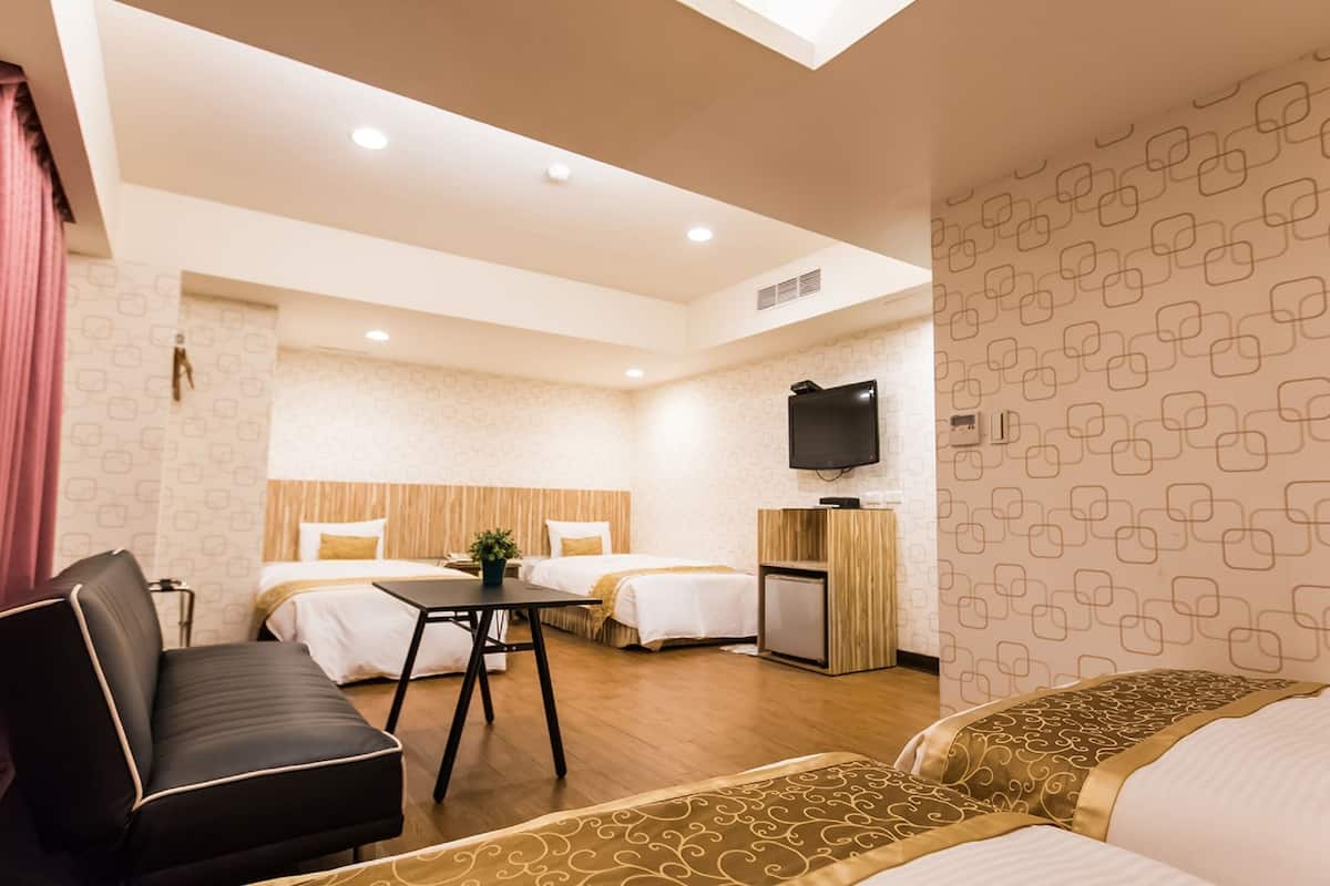 quadruple room | in-room safe, free wifi, bed sheets, wheelchair access