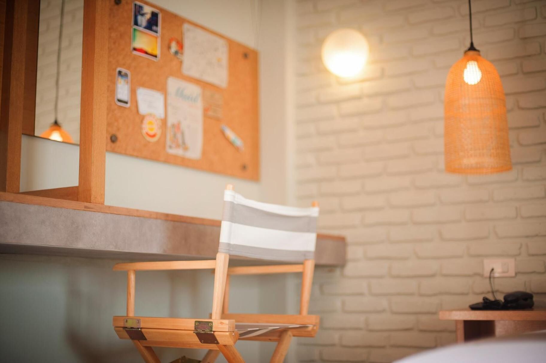 hypo-allergenic bedding, free wifi, bed sheets