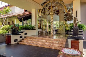 Property entrance - Royal Palms Beach Hotel (Wadduwa)