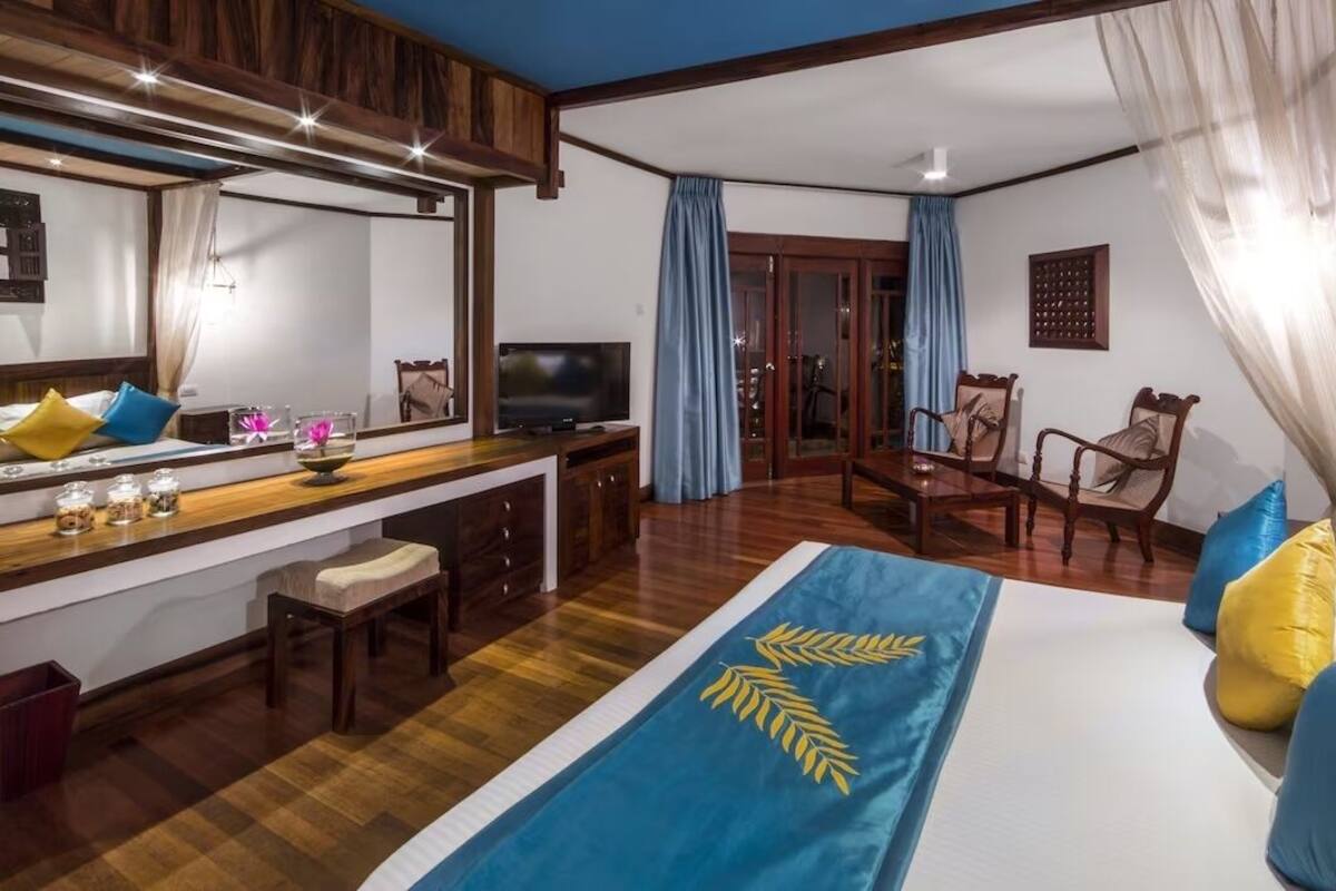 Phòng Deluxe | Minibar, két bảo mật tại phòng, bàn, bàn ủi/dụng cụ ủi quần áo 