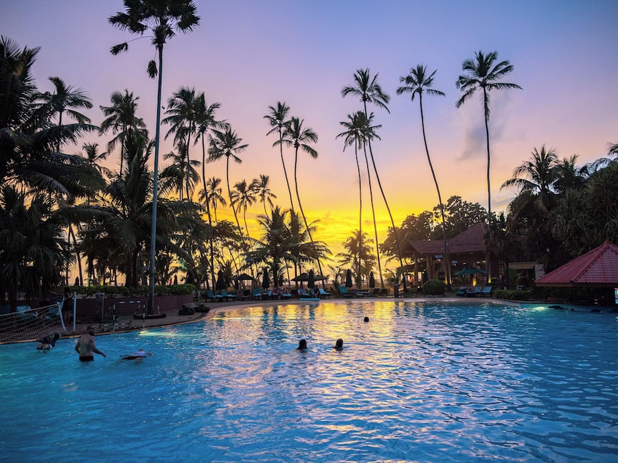 2 outdoor pools