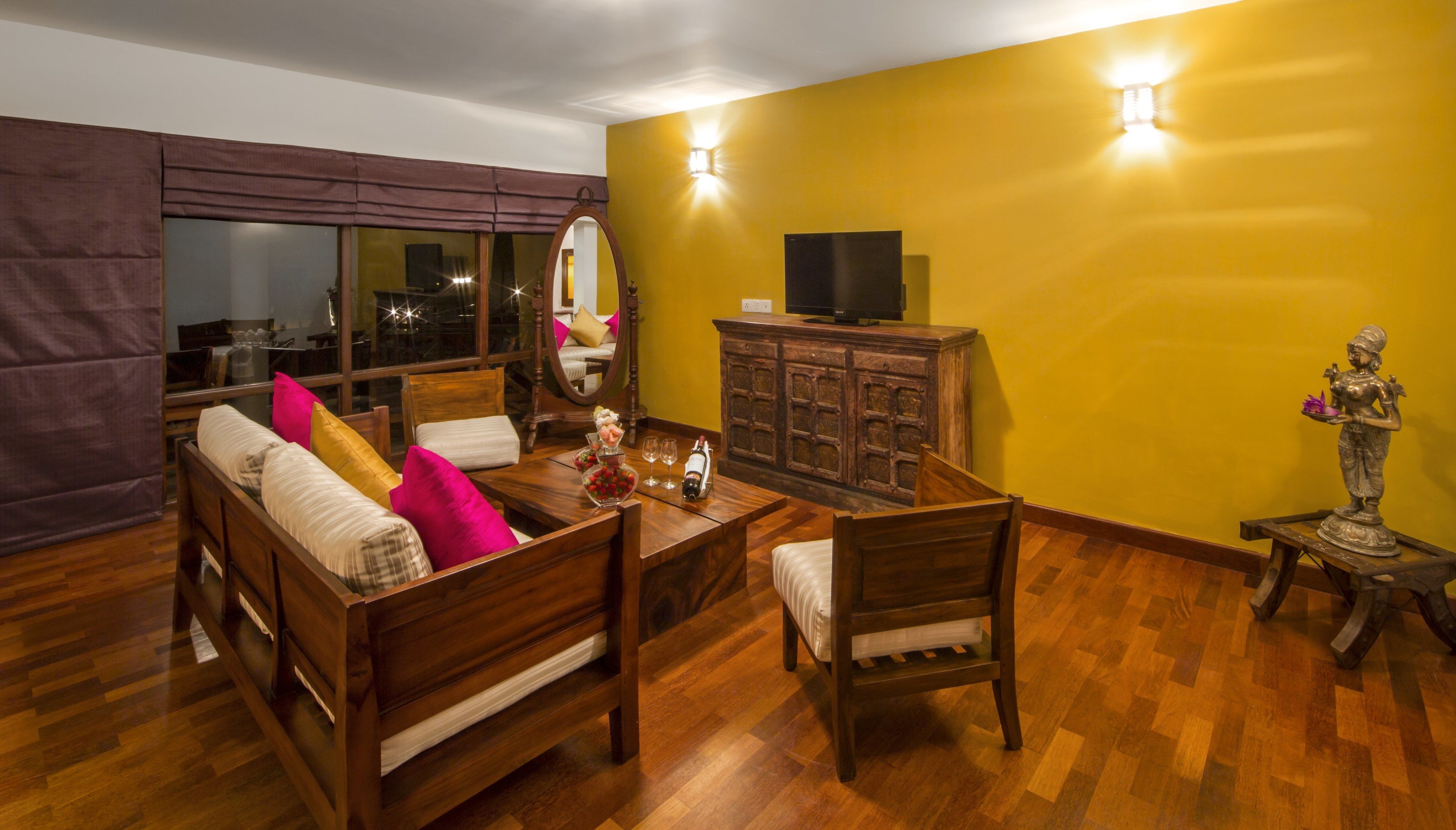 executive suite | 1 bedroom, minibar, in-room safe, desk