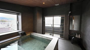 Suite room Kinran, Non Smoking | Bathroom | Free toiletries, hair dryer, bathrobes, slippers