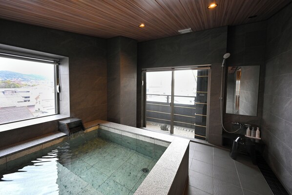 Bathroom - Matsubaya Ryokan (Kyoto)