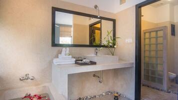 Separate tub and shower, jetted tub, rainfall showerhead