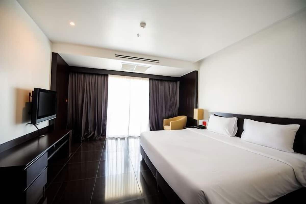 1 bedroom, minibar, in-room safe, desk