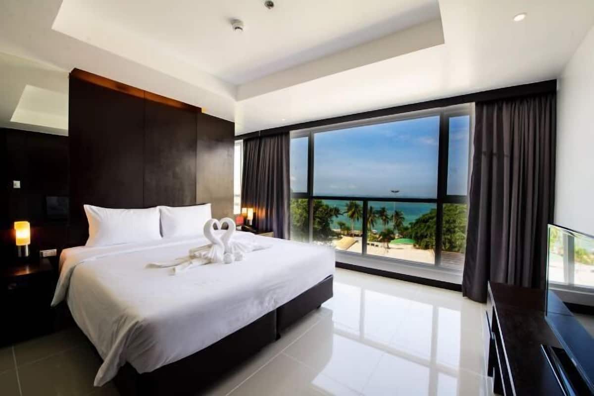 1 bedroom, minibar, in-room safe, desk