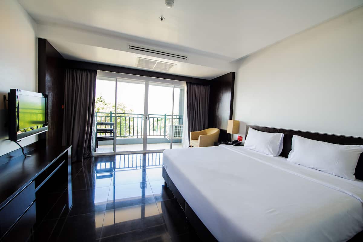 1 bedroom, minibar, in-room safe, desk