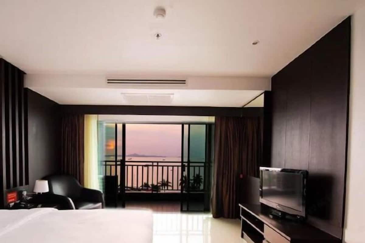 1 bedroom, minibar, in-room safe, desk