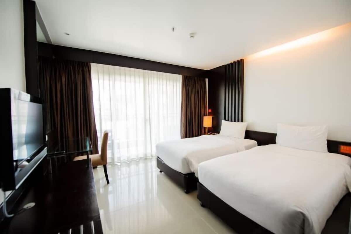 1 bedroom, minibar, in-room safe, desk