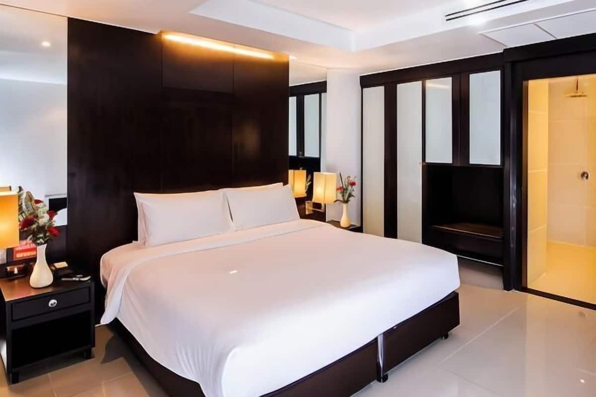 1 bedroom, minibar, in-room safe, desk