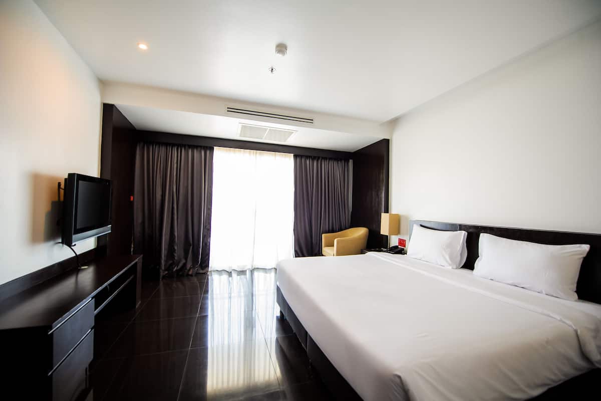 1 bedroom, minibar, in-room safe, desk