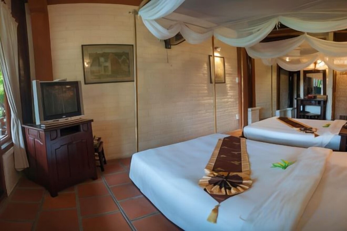 1 bedroom, minibar, desk, iron/ironing board (on request)