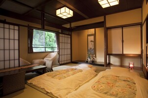 Caja de seguridad en la habitación, escritorio y wifi gratis 