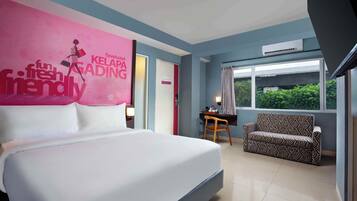 Deluxe Room | In-room safe, desk, free WiFi, bed sheets