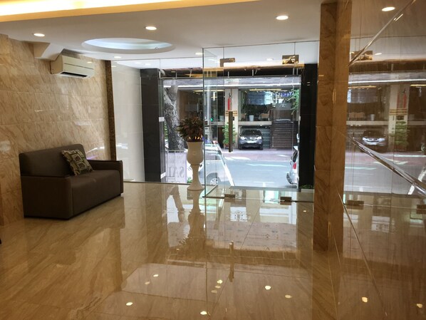 Lobby - Ava Saigon Hotel (Ho Chi Minh City)