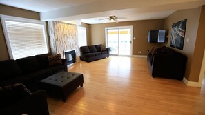 Living room - Riverfront Villa (Wasaga Beach)