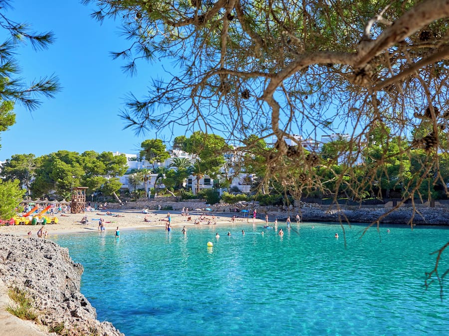 Beach nearby, scuba diving, beach volleyball, rowing