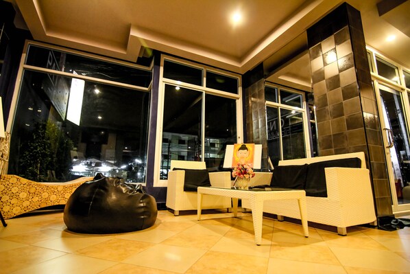 Interior entrance - Patong Gallery Hotel (Patong)
