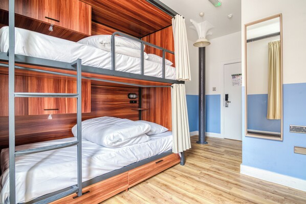 Iron/ironing board, free WiFi