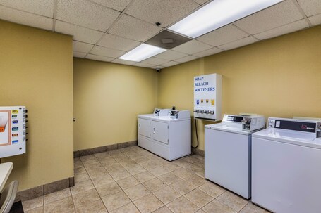 Park Grove Inn - Image 38