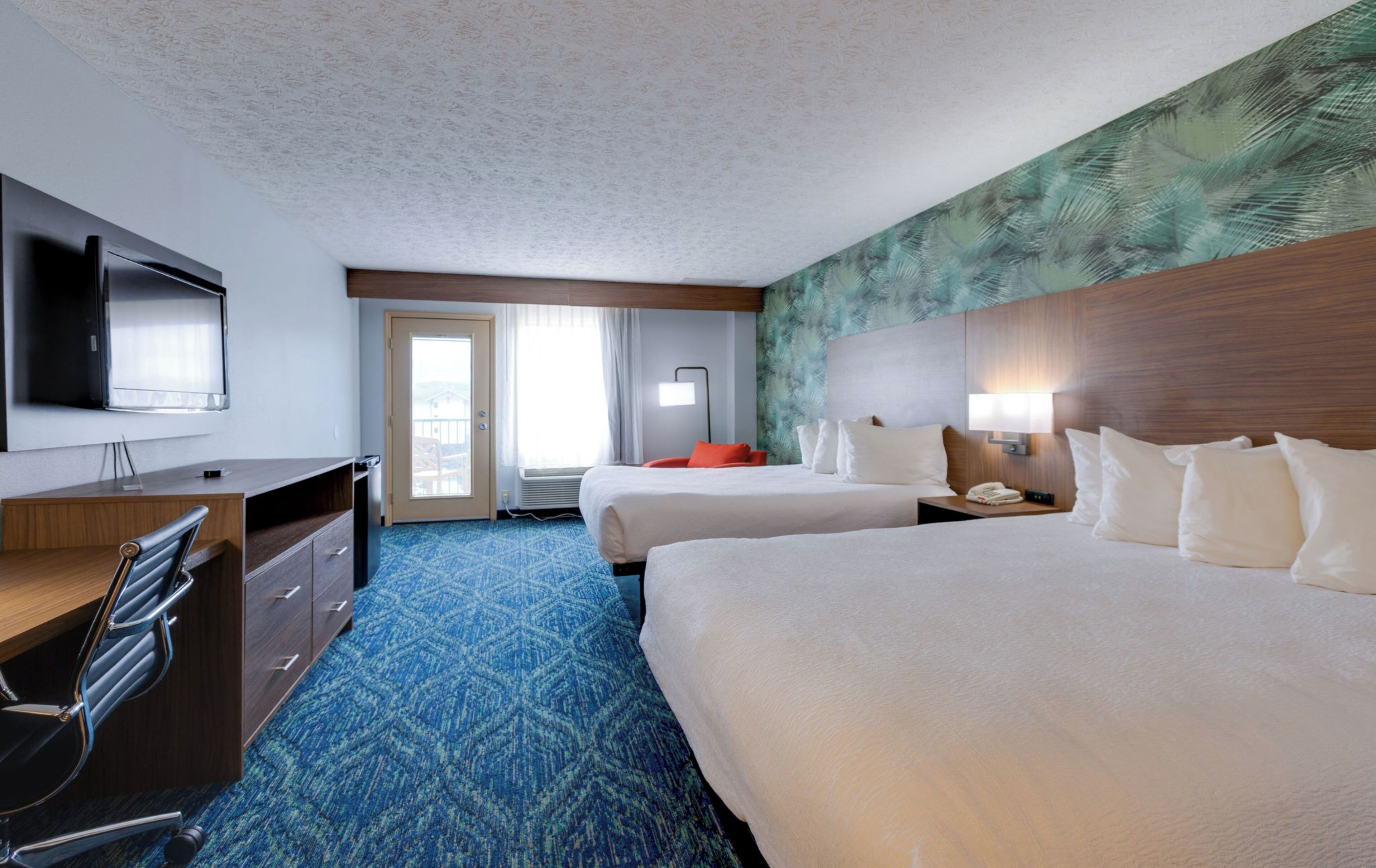 Rom, 2 queensize-senger, balkong, fjellutsikt | Skrivebord, strykejern/-brett, wi-fi (inkludert) og sengetøy