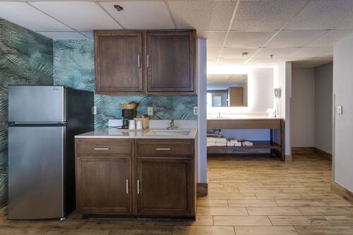 Room, 2 Queen Beds, Kitchenette | Private kitchenette