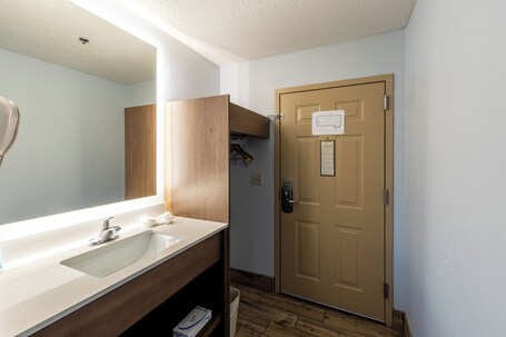 Park Grove Inn - Image 34
