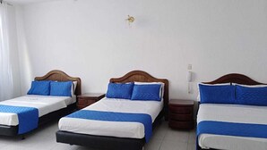 Minibar, brankas, dan Wi-Fi gratis