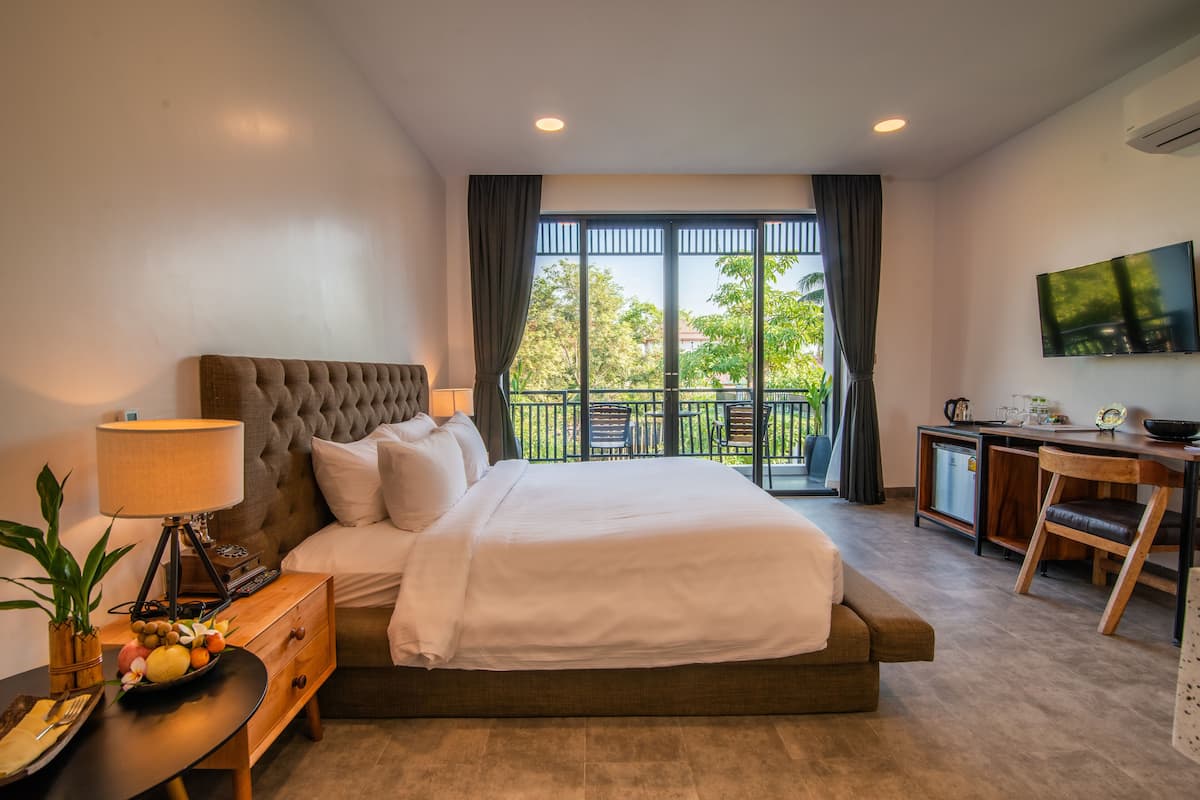 Suite with Pool View - Free Airport Transfer & 1 Meal | Frette Italian sheets, premium bedding, down duvets, Select Comfort beds